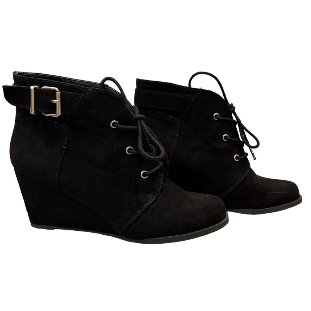 SO Black Suede Hayride Wedge Lace Up Ankle Boots With Side Buckle SIZE 8 1/2